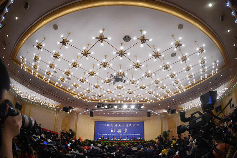 全国人大常委会法工委负责人答记者问