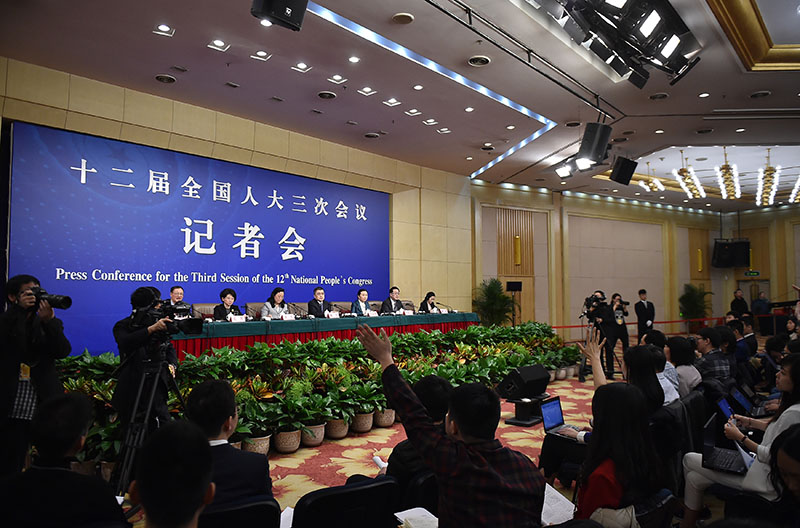全国人大常委会法工委负责人答记者问