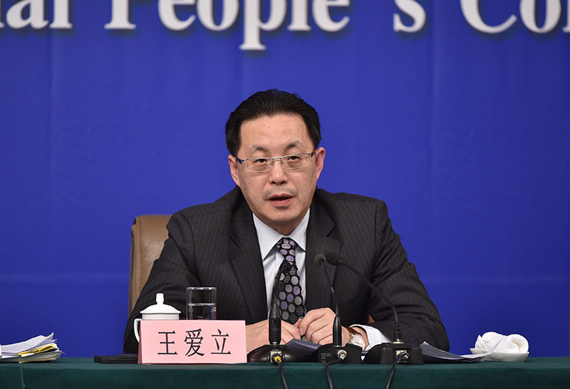 全国人大常委会法工委负责人答记者问
