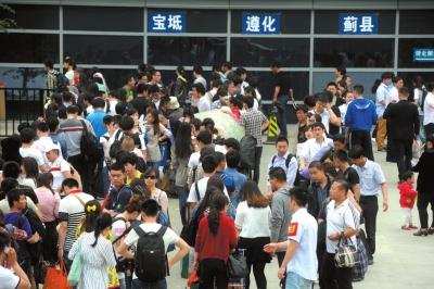 中国27省份客车票年底前可网购 明年底全国实