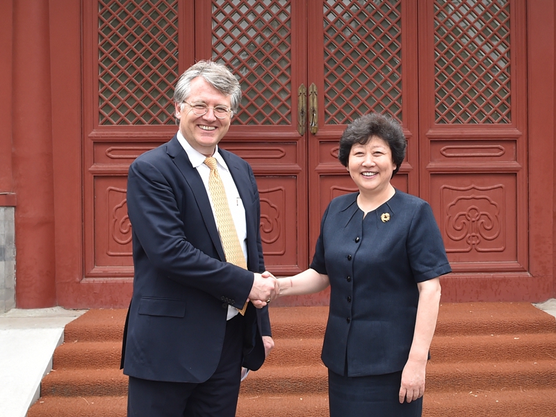 王秀军会见中国欧盟商会主席伍德克-中共中央