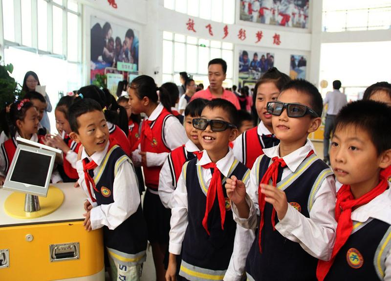 流动科技馆走进汉中西关小学 (汉中市科协 提供)