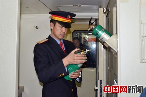 网媒走转改:北京铁路 伉俪 聚少离多服务铁路1