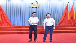 对唱:《红旗飘飘》