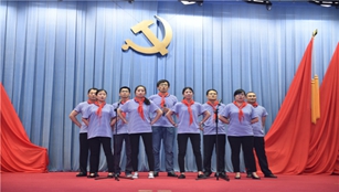 合唱:《让我们荡起双桨》