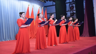 小合唱:《我和我的祖国》