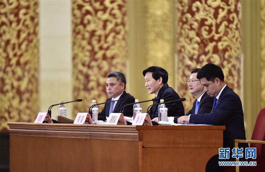 （十九大）（1）中国共产党第十九次全国代表大会新闻发言人举行新闻发布会