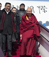 来自西藏自治区的全国政协委员抵京