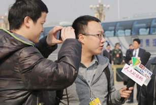 中国青年网吴阳：年轻记者这样上两会