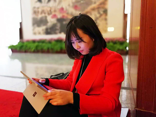 央广网马文静:"新"记者上会记