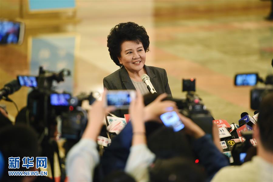 （两会&middot;政协开幕）（3）采访部长