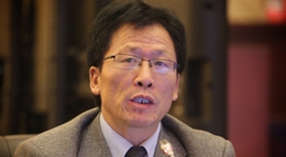 中国传媒大学 王四新