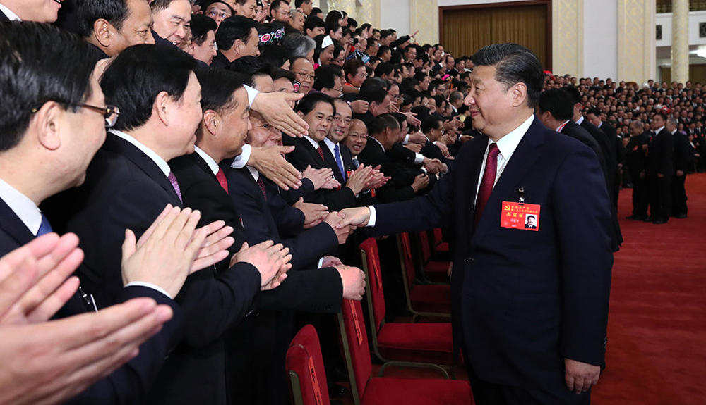 习近平等领导同志亲切会见出席党的十九大代表、特邀代表和列席人员