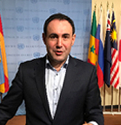 伊莱克利&bull;伯利兹 （Irakli Beridze）