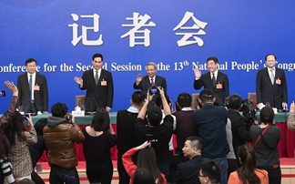 全国人大相关负责人答记者问